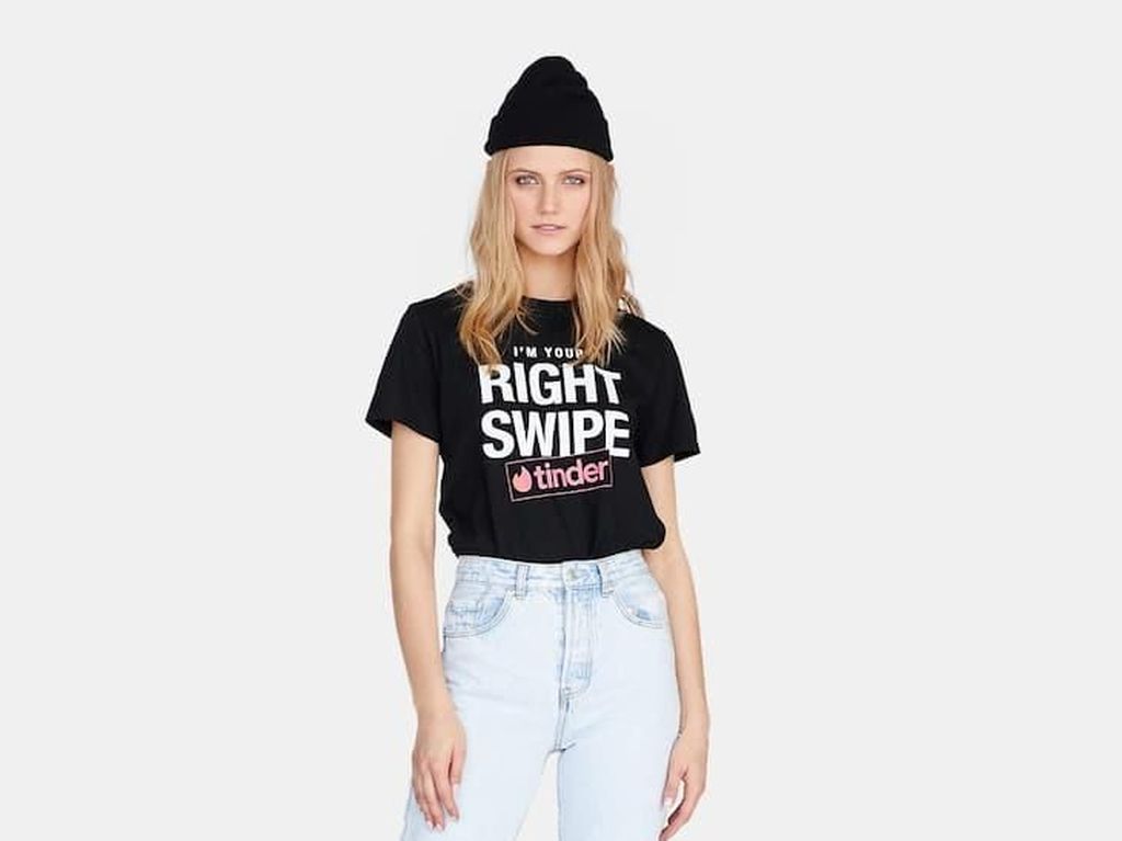Stradivarius dan Tinder Rilis T-shirt yang Bikin Kamu Mau Swipe Right Stradivarius dan Tinder Rilis T-shirt yang Bikin Kamu Mau Swipe Right