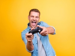 Kasus-kasus Hubungan Asmara yang Berantakan Akibat Kecanduan Game