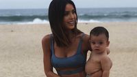 Foto: Sarah Stage, Hot Mom yang Suka ke Pantai