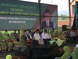 Kunjungi Ponpes Al-Ittihad Cianjur, Jokowi Didoakan Panjang Jabatan