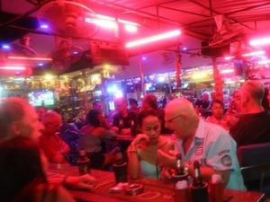 Pesan Kencan Tak Mau Bayar, Turis Inggris Dibacok Parang 4 Waria Pesan Kencan Tak Mau Bayar, Turis Inggris Dibacok Parang 4 Waria