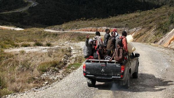 Ada Trans Papua, Warga Pedalaman Bisa Wira-wiri Via Darat