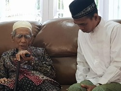 Ustaz Abdul Somad Sowan ke Mbah Moen, Belajar Ilmu Tawaduk