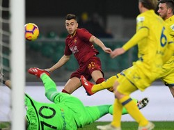 Stephan El Shaarawy membuka keunggulan AS Roma pada menit kesembilan lewat golnya ke sudut atas gawang Chievo. (Alessandro Sabattini/Getty Images)