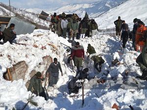 Longsor Salju di Kashmir, 5 Polisi dan 2 Tahanan Ditemukan Tewas
