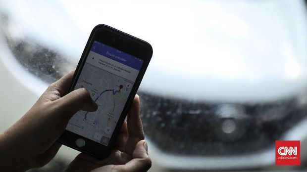 Pengedaraan menggunakan Google GPS  (global positioning system), Jakarta, 9 Februari 2019. (CNN Indonesia/ Hesti Rika)