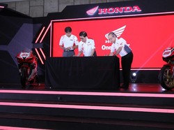 Satu Hati Menempel di Motor Repsol Honda Lebih Lama
