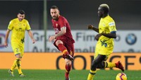 Daniele De Rossi mendapat kesempatan main di pertandingan ini setelah dimasukkan pada menit ke-76 menggantikan Zaniolo. (Alessandro Sabattini/Getty Images)