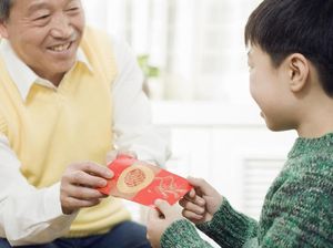 China Bagi-bagi Angpau agar Warganya Tak Mudik Saat Imlek