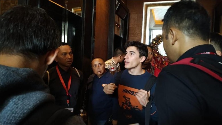 Marc Marquez dikala tiba di Bandung (Foto: Mukhlis/DetikCom) Marc Marquez dikala tiba di Bandung (Foto: Mukhlis/DetikCom)