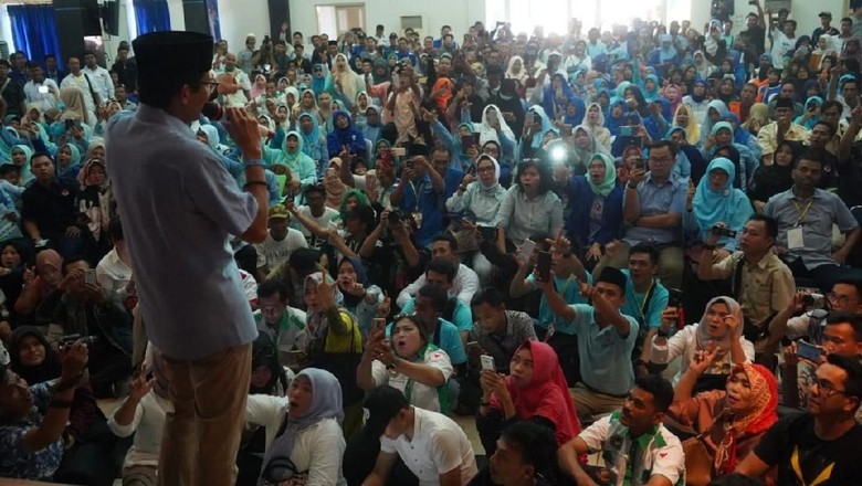 Sandiaga Janji Beri Beasiswa untuk Anak Petani hingga Buruh