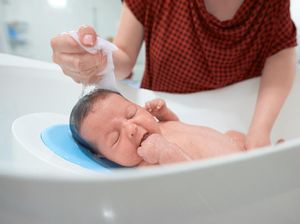 Tunda Mandi Pertama Bayi Bantu Sukseskan Pemberian ASI Eksklusif