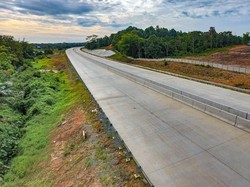 Masak Sih Tol Jokowi Bisa Bikin Ban Meletus?