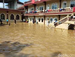 Diguyur Hujan Seharian, Ponpes Miftahul Huda di Ciamis Kebanjiran