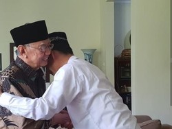Usai Bertemu Habib Luthfi-Mbah Moen, Ustaz Abdul Somad Sowan ke Gus Sholah