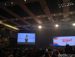Jokowi Cerita Bangun Usaha dari Nol, Kerja dari Subuh sampai Tengah Malam