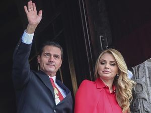 Eks Presiden Meksiko Digugat Cerai Istri Artisnya 2 Bulan Usai Tak Menjabat