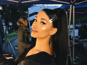 Ini Ariel, Si Seksi yang Jadi Kembaran Ariana Grande di Video Klip Terbarunya