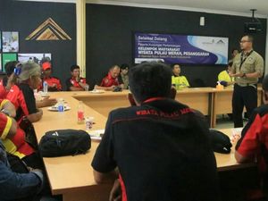 Gandeng Pokmas Pulau Merah Sinergi Penyelamatan Lingkungan