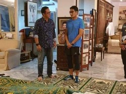 Foto Sandiaga Takziah Berbaju Jogging Viral, BPN Beri Penjelasan