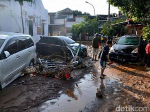 Kata Bupati Bandung Penyebab Jebolnya Tanggul Pasirjati
