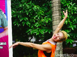 Geluti Pole Dancing, Vicky Burky Bagikan Tips Berakrobat di Tiang