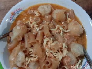 Berjualan Seblak, Yeni Bisa Raih Pendapatan Rp 2,5 Juta Tiap Hari