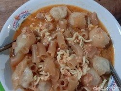 Berjualan Seblak, Yeni Bisa Raih Pendapatan Rp 2,5 Juta Tiap Hari