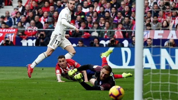 Tampil bukan sebagai starter, Gareth Bale masih bisa mencetak gol ke gawang Atletico Madrid. (