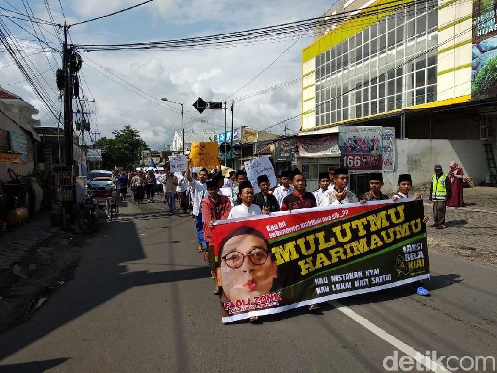 Fadli Zon Enggan Minta Maaf, Pengasuh Ponpes di Jember: Didoakan Saja Fadli Zon Enggan Minta Maaf, Pengasuh Ponpes di Jember: Didoakan Saja