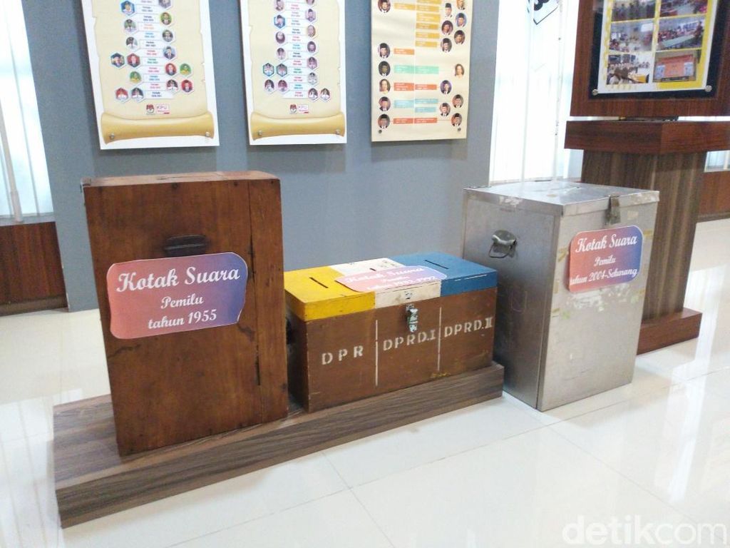 KPU Kabupaten Semarang Pamerkan Kotak Suara Pemilu Tahun 1955