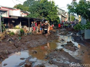 Tanggul Pasirjati Jebol, Permukiman Porak Poranda