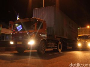Sebagian Tol Trans Jawa Gelap Gulita, Begini Penjelasan Pemerintah