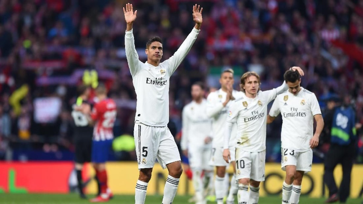 Juventus dikabarkan ikut mengincar bek Real Madrid, Raphael Varane (Foto: Denis Doyle/Getty Images)