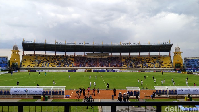 Bobotoh ramaikan stadion si jalak harupat