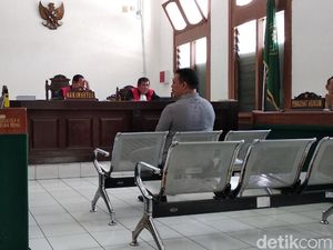 Wahid Husen Minta Duit ke Suami Inneke untuk Perjalanan Dinas Wahid Husen Minta Duit ke Suami Inneke untuk Perjalanan Dinas