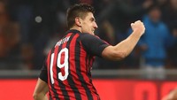 Di menit ke-62 Piatek mampu menambah poin untuk Milan.