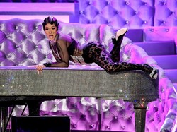 Twerking! Cardi B Panaskan Panggung Grammy Awards 2019