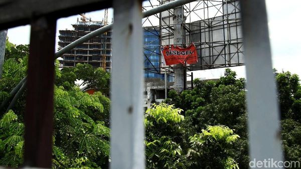 Pemprov DKI Siapkan Rp 11 M untuk Tertibkan Reklame Ilegal