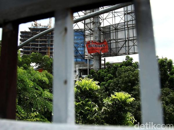 Pemprov DKI Siapkan Rp 11 M untuk Tertibkan Reklame Ilegal