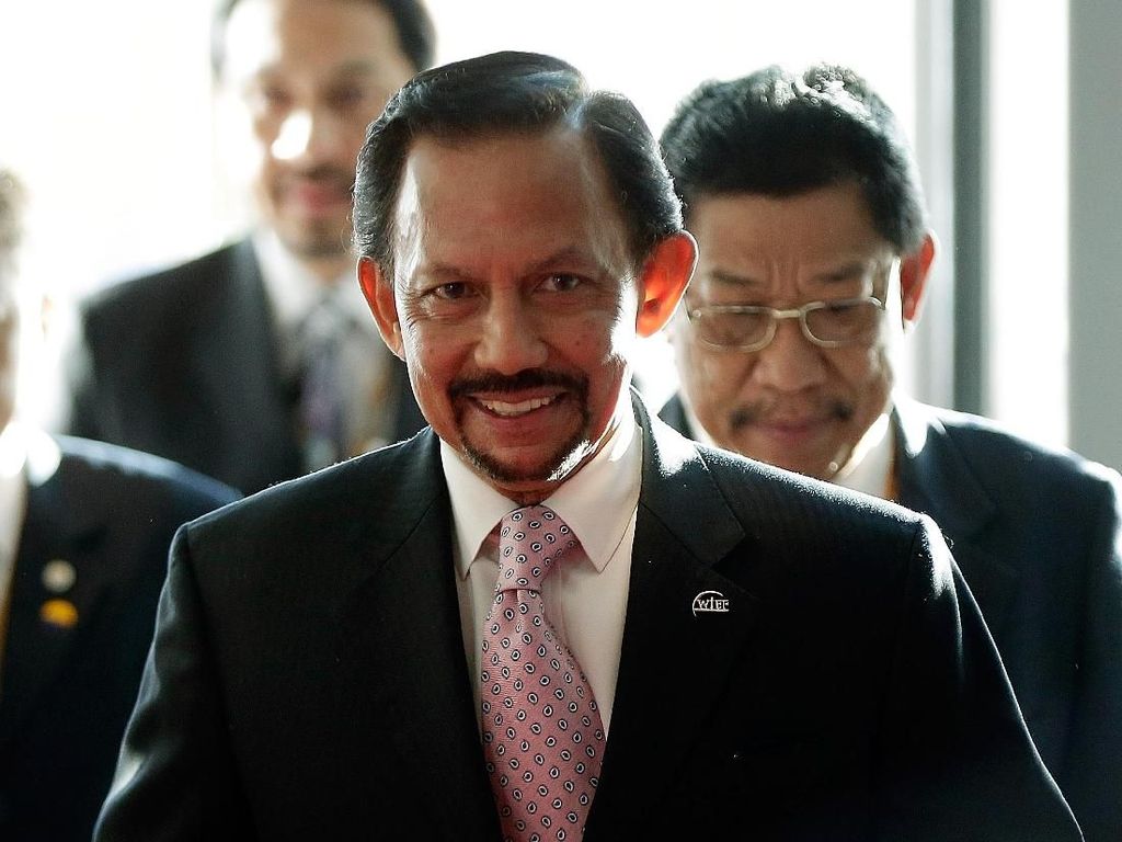 Sultan Bolkiah Kembalikan Gelar Kehormatan Universitas Oxford Sultan Bolkiah Kembalikan Gelar Kehormatan Universitas Oxford
