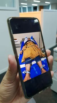 Foto Ali Ngabalin yang terbaring di rumah sakit dengan alat EKG.