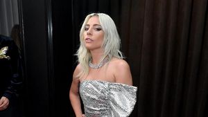 Totalitas! Lady Gaga Tiga Kali Ganti Baju di Grammy Awards 2019