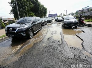 Duh! Jalan KH Noer Ali Kota Bekasi Rusak Parah Duh! Jalan KH Noer Ali Kota Bekasi Rusak Parah