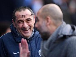 City Gasak Chelsea, Guardiola Dicuekin Sarri