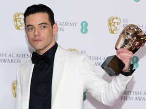 Menang BAFTA, Rami Malek Tak Ucap Terima Kasih pada Bryan Singer
