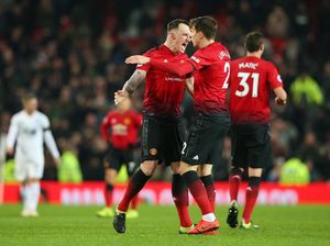 Phil Jones Akui MU Jadi Bahan Tertawaan di Bawah Mourinho Phil Jones Akui MU Jadi Bahan Tertawaan di Bawah Mourinho