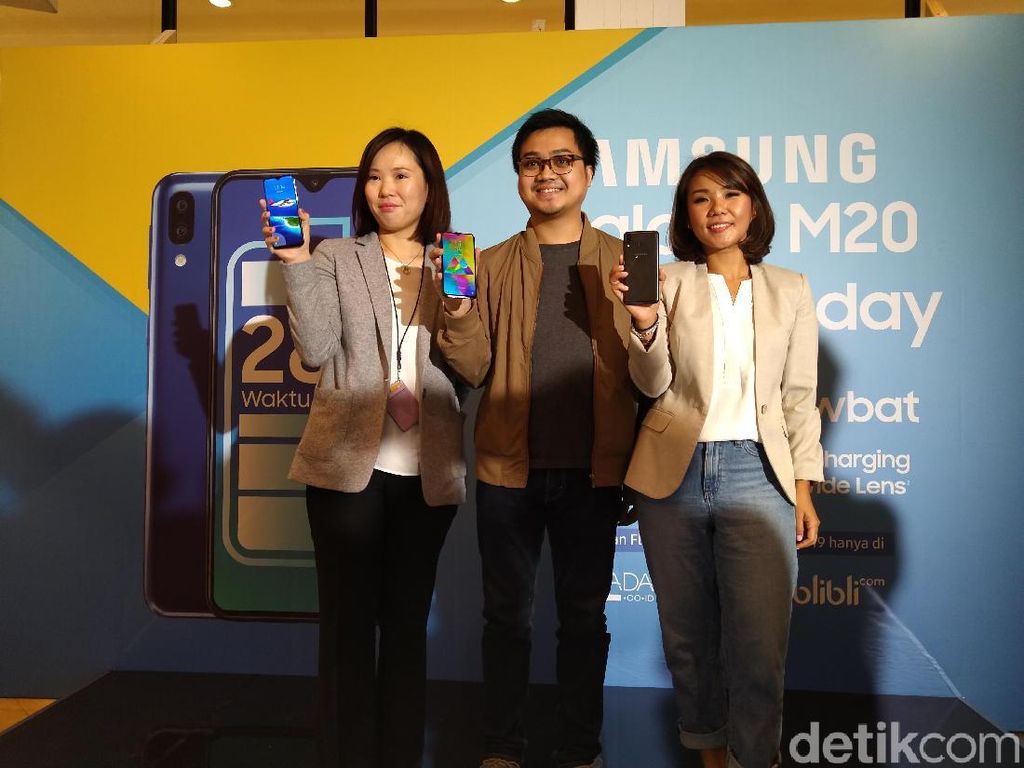 Galaxy M20 si Anti Lowbat Resmi Hadir di Indonesia Galaxy M20 si Anti Lowbat Resmi Hadir di Indonesia