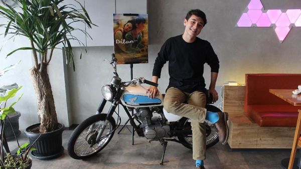 Jerome Kurnia Naik Motor Dilan