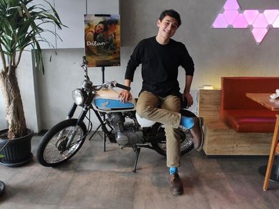 Jerome Kurnia Naik Motor Dilan